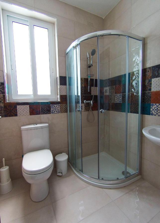 F12 Room 1, Private Room Two Single Beds Shared Bathroom In Shared Flat Msida Exterior foto