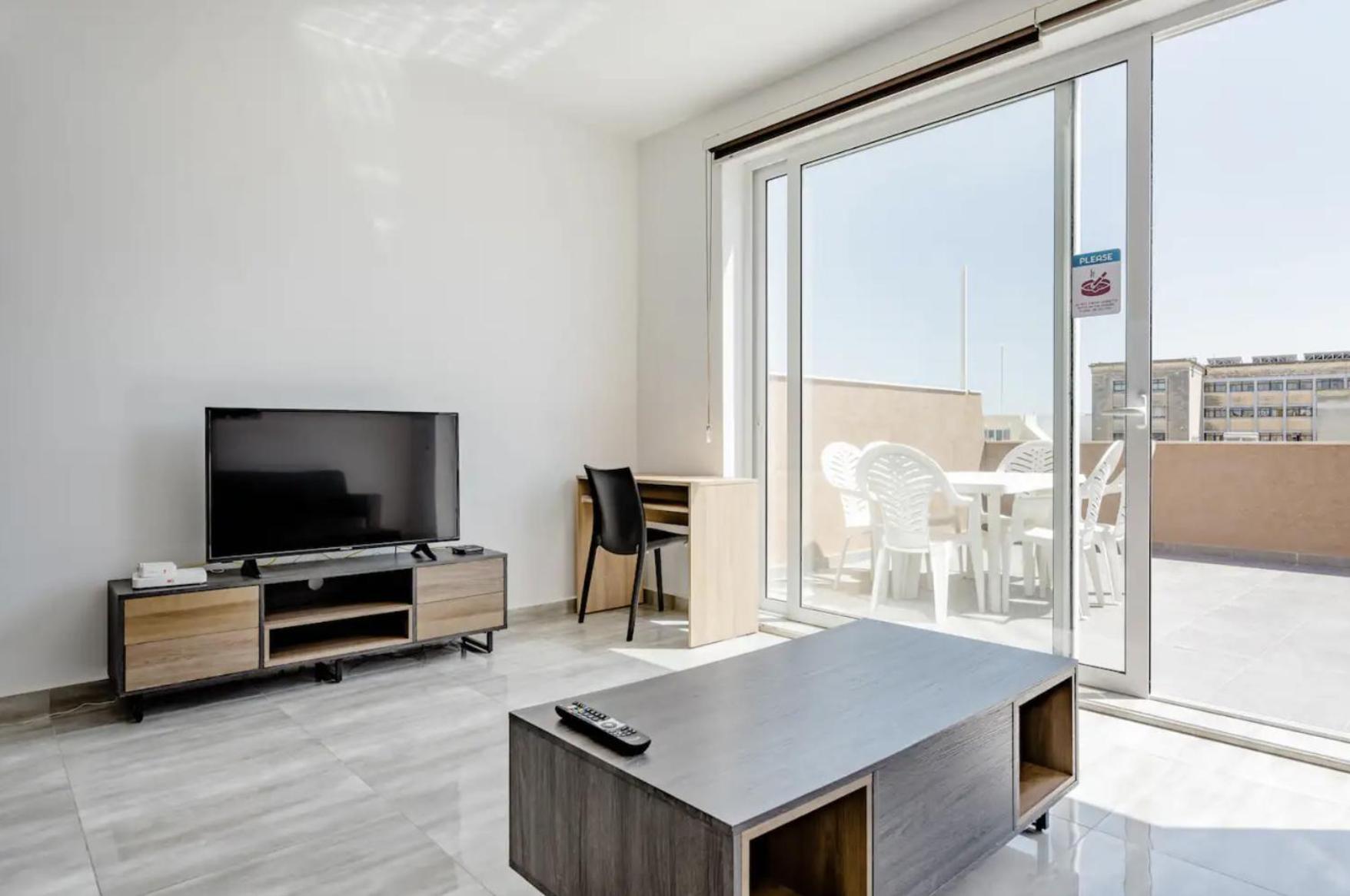 F12 Room 1, Private Room Two Single Beds Shared Bathroom In Shared Flat Msida Exterior foto
